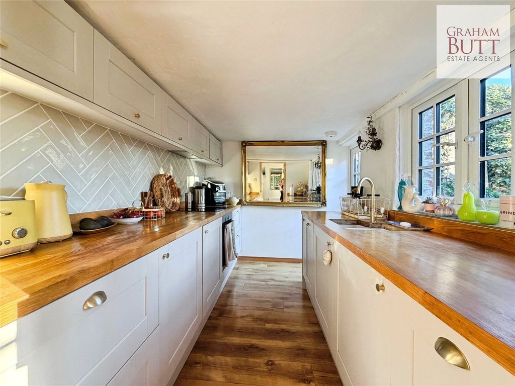 Property photo 3 of 19 Picture No. 09