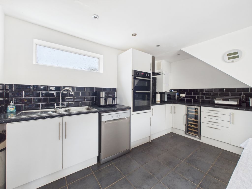 Property photo 3 of 14 3