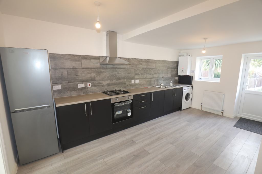 Property photo 3 of 10 8E0A9264