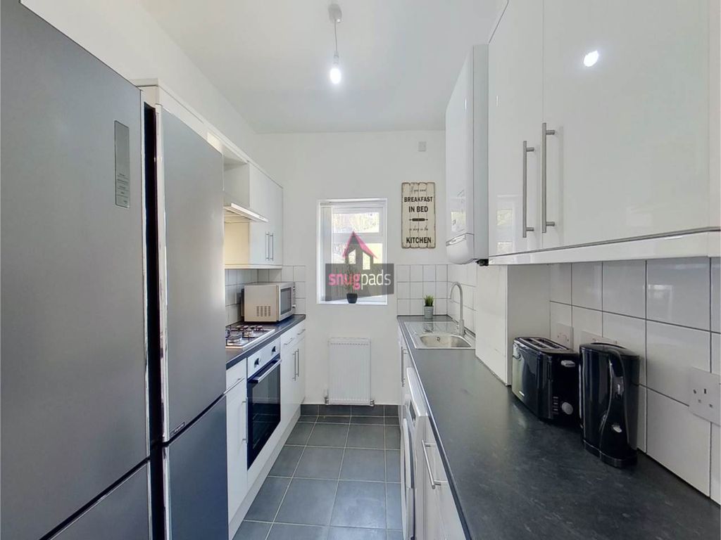 Property photo 2 of 10 Kit