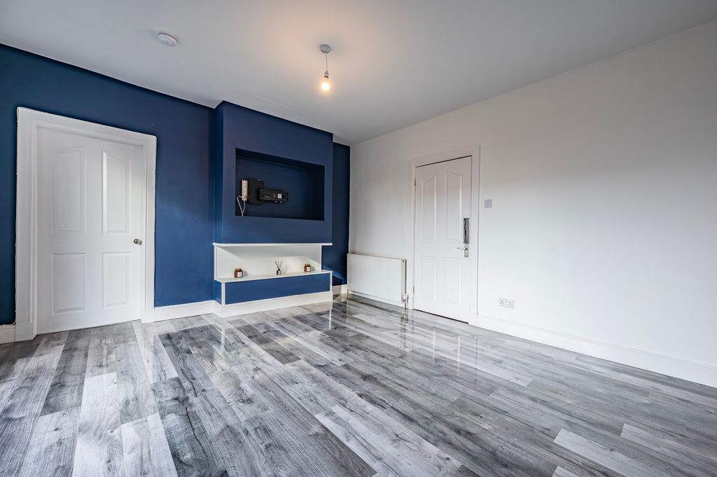 Property photo 3 of 30