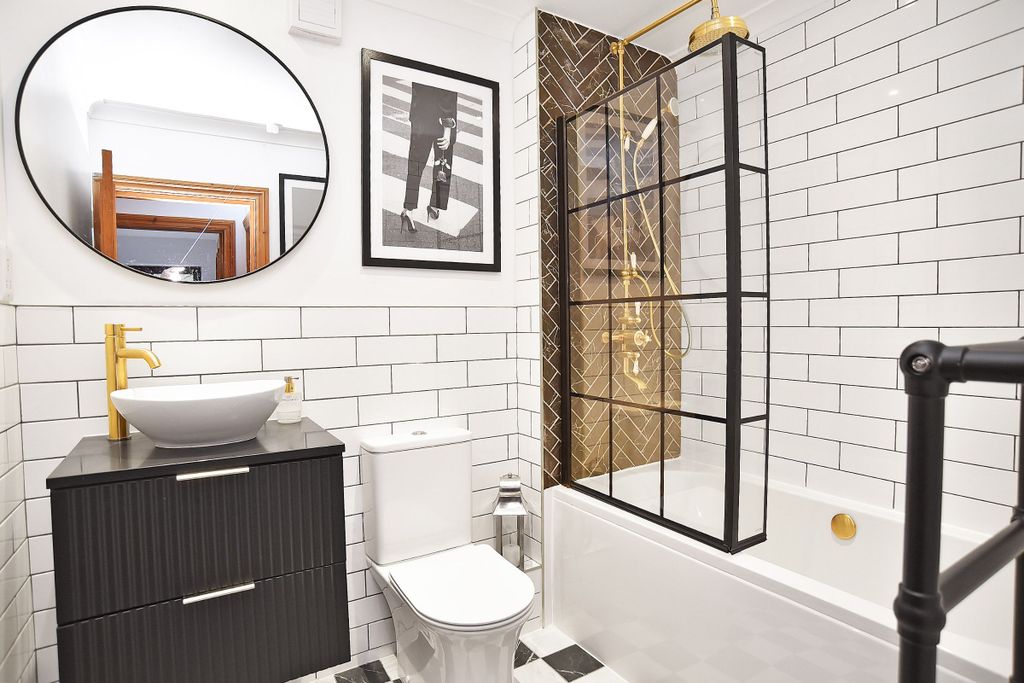 Property photo 3 of 20