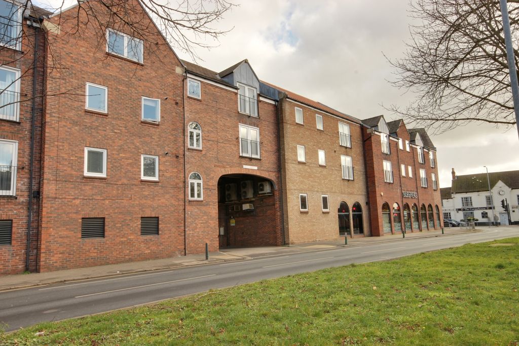 2 bed flat for sale16 Regal Court, Manor Road, Beverley HU17