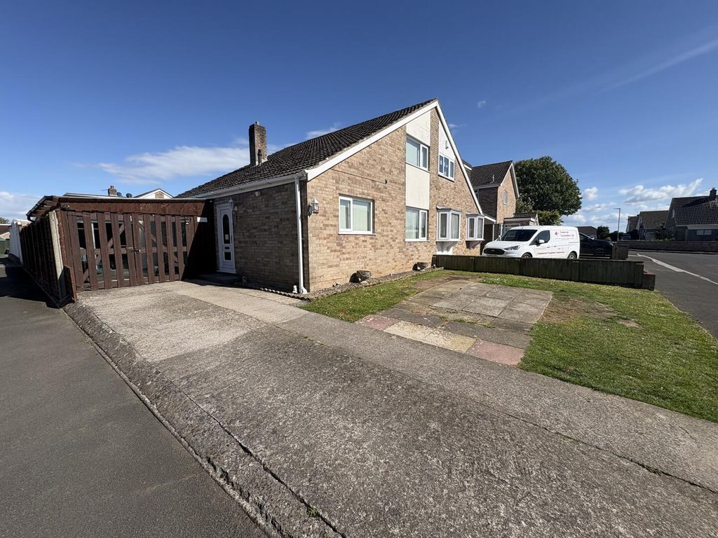 Property photo 1 of 20 Front (Exterior)
