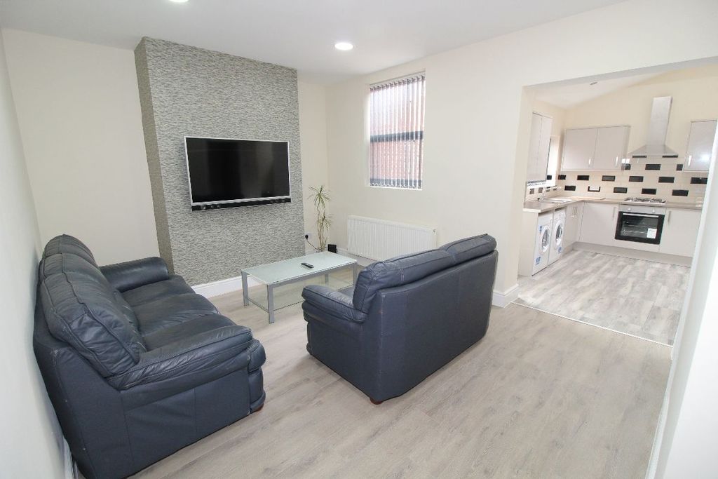 Property photo 1 of 25