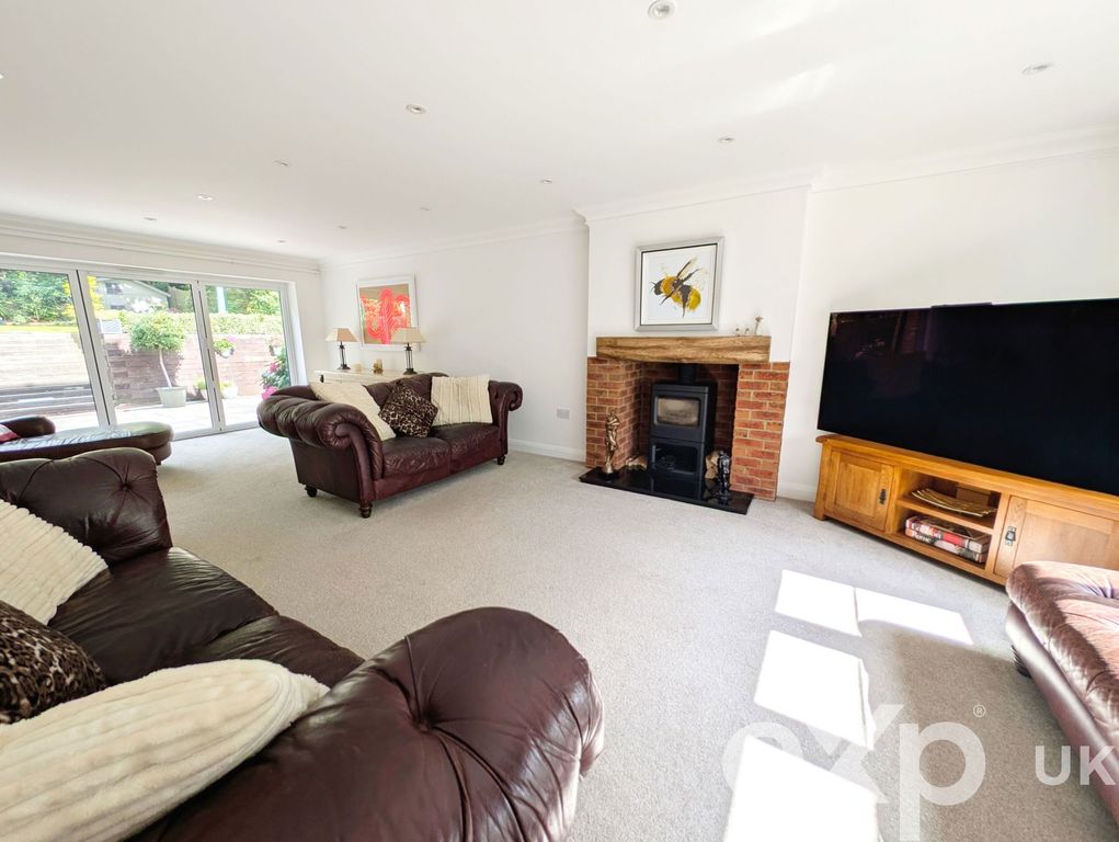 Property photo 2 of 31
