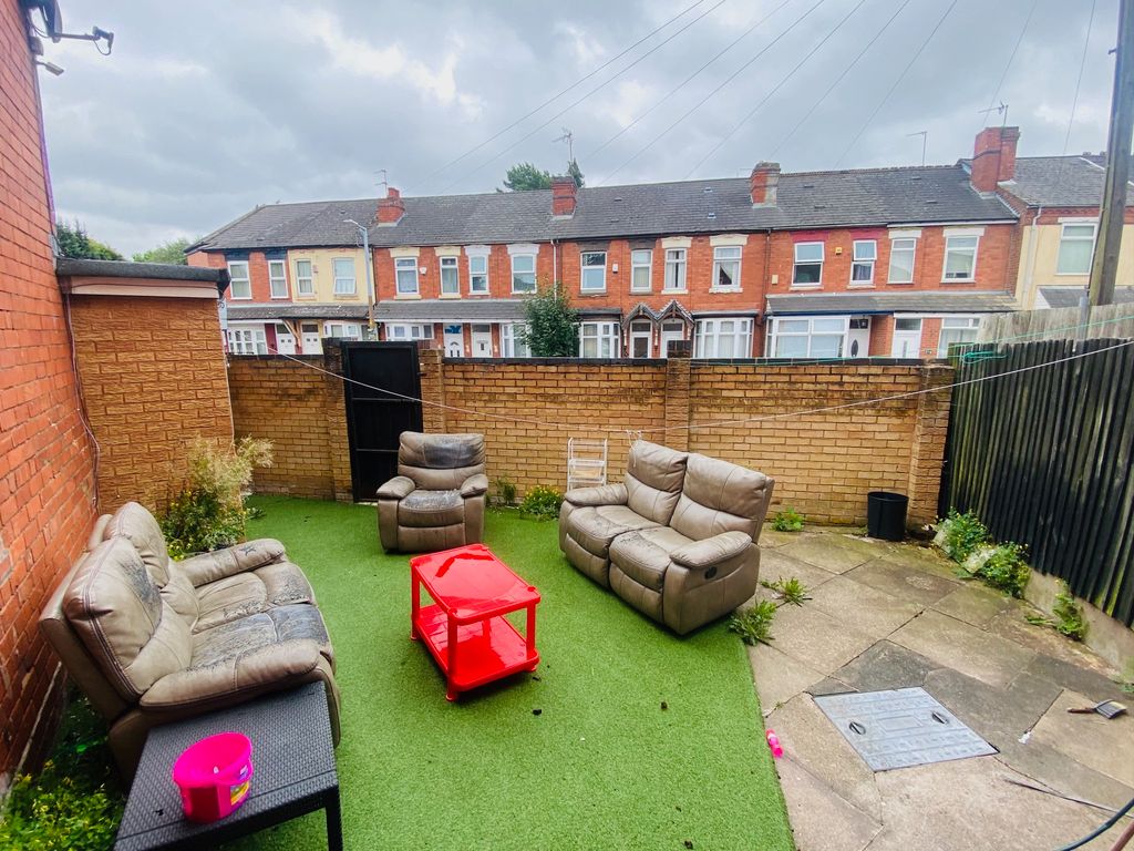 Property photo 2 of 8 Exterior