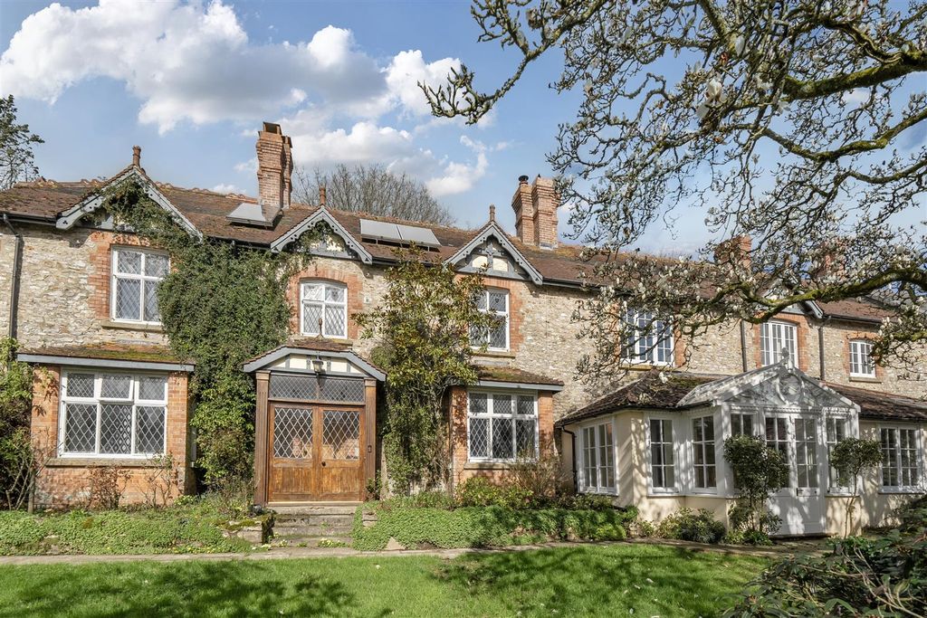 Property photo 2 of 21 Page 2 Large Top.Jpg