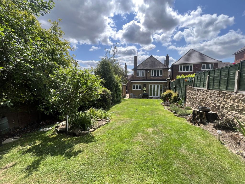 Property photo 2 of 34