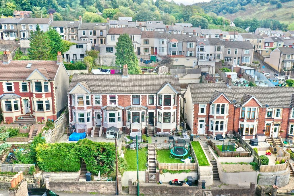 Property photo 1 of 42