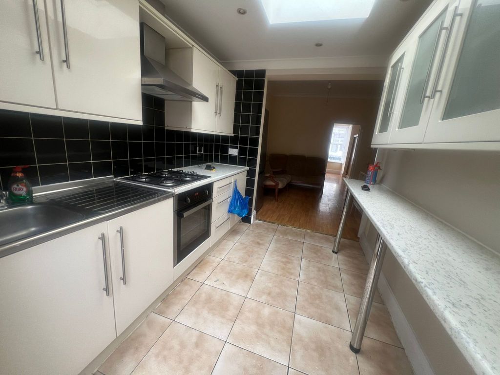 Property photo 3 of 9 Gallery