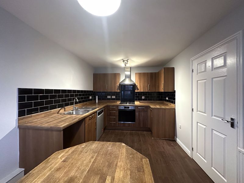 Property photo 3 of 14 Kitchen