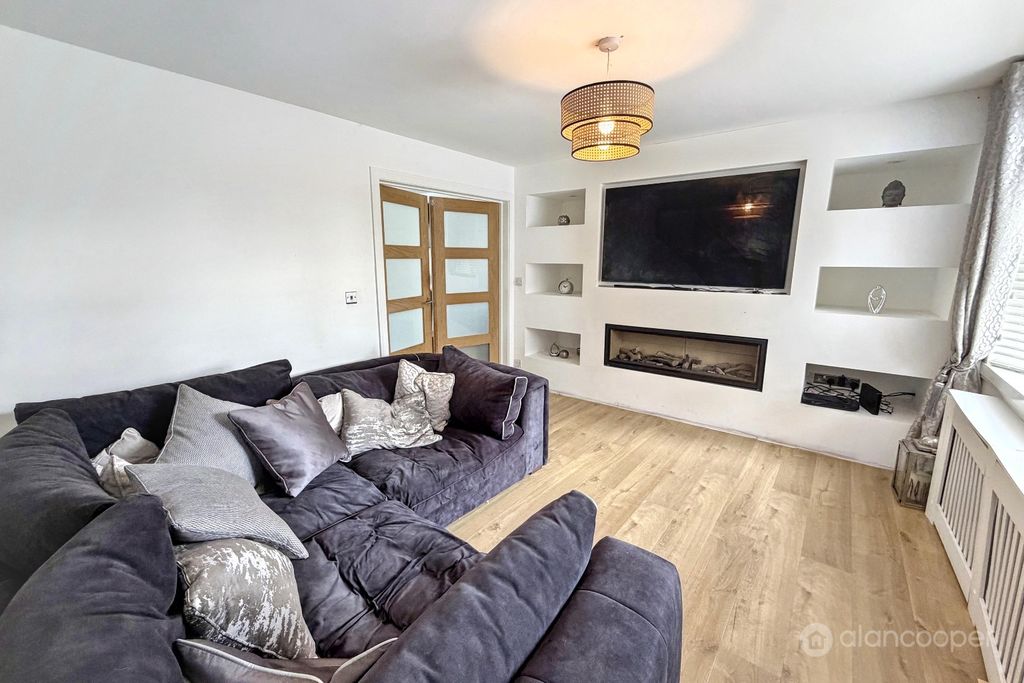 Property photo 2 of 19 5101633