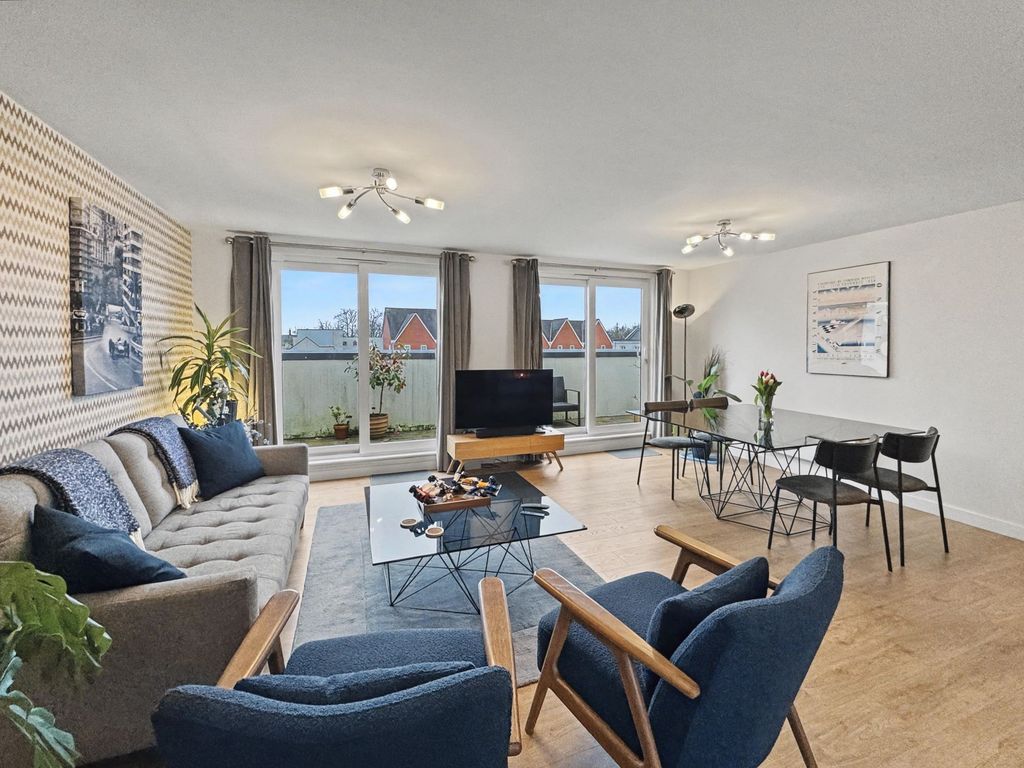 Property photo 3 of 25