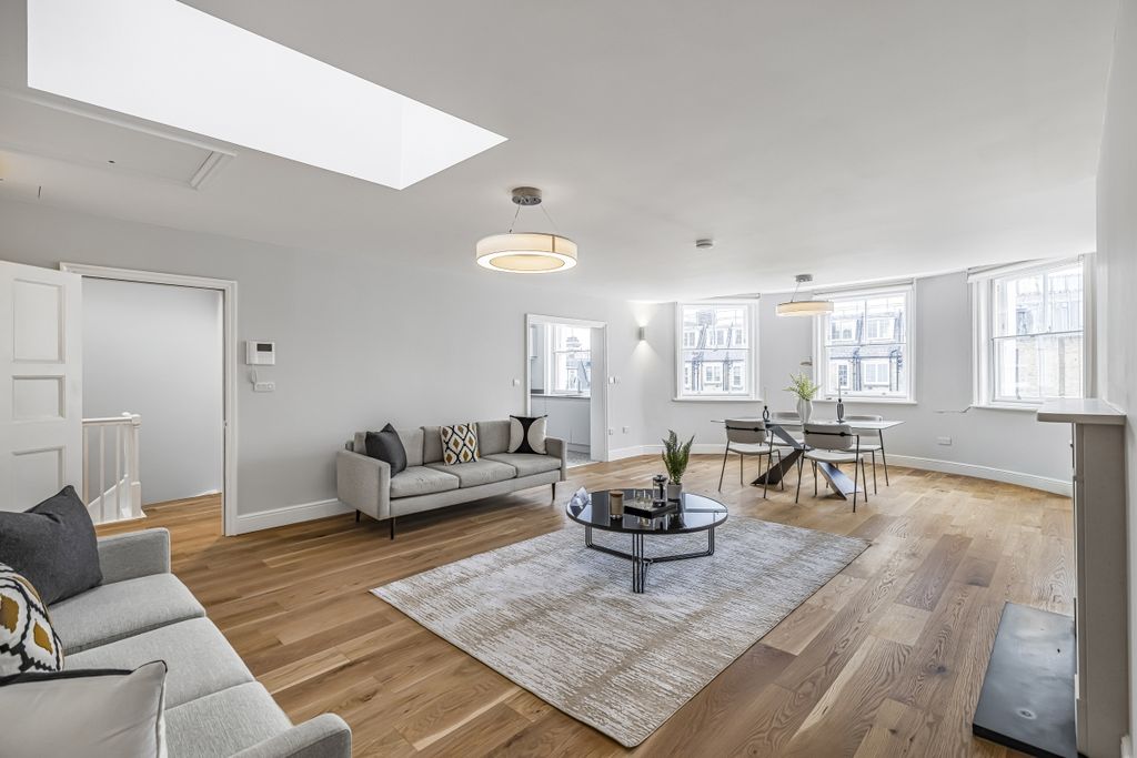Property photo 1 of 26 Third_Floor_Flat_...