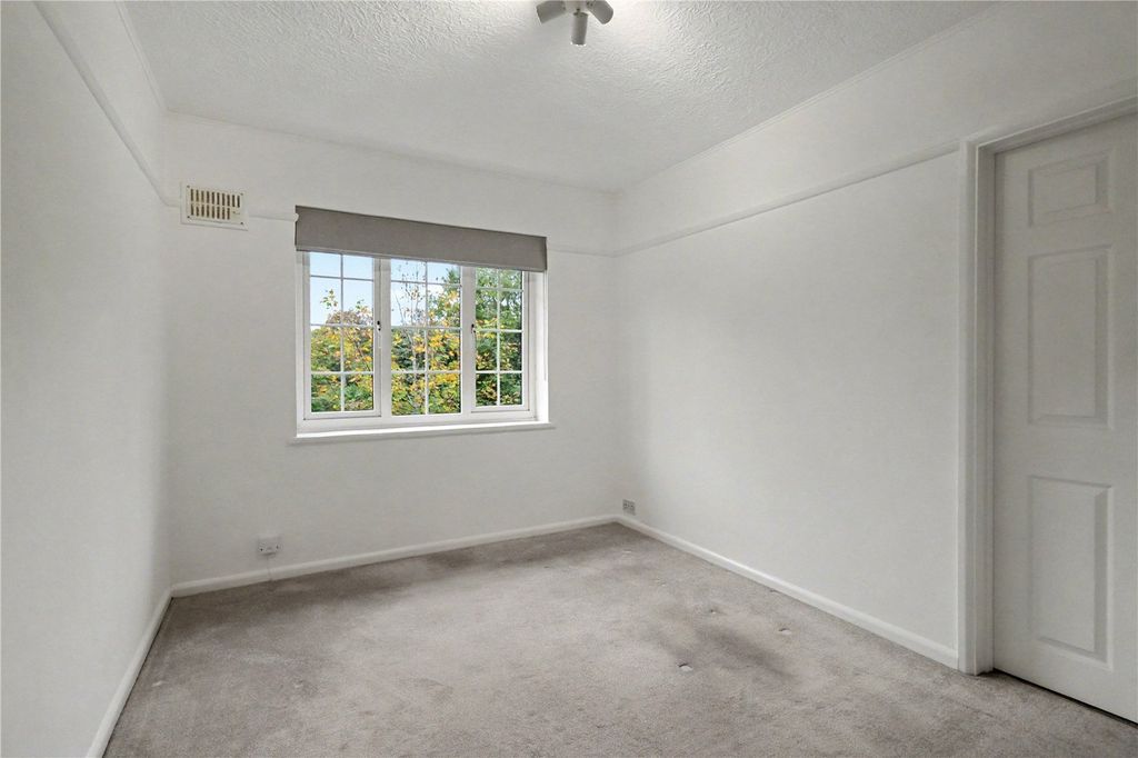 Property photo 3 of 10 Dining Room