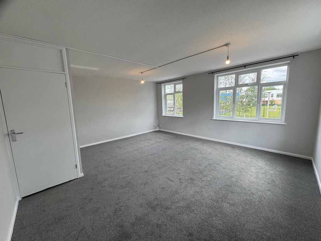 Property photo 1 of 7 Lounge