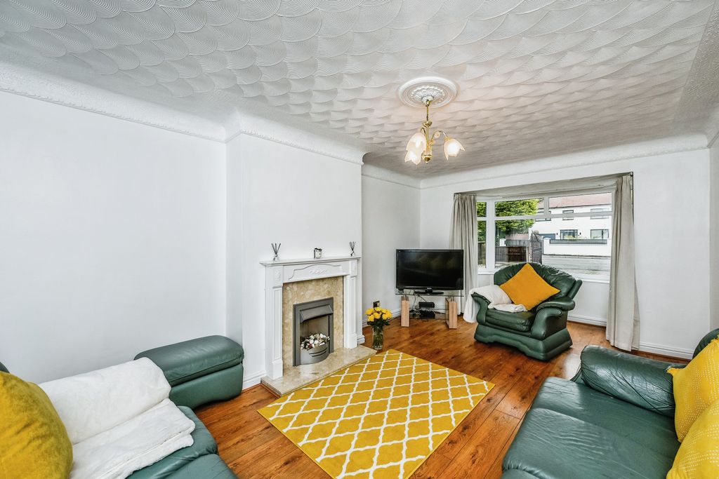 Property photo 3 of 17 Photography