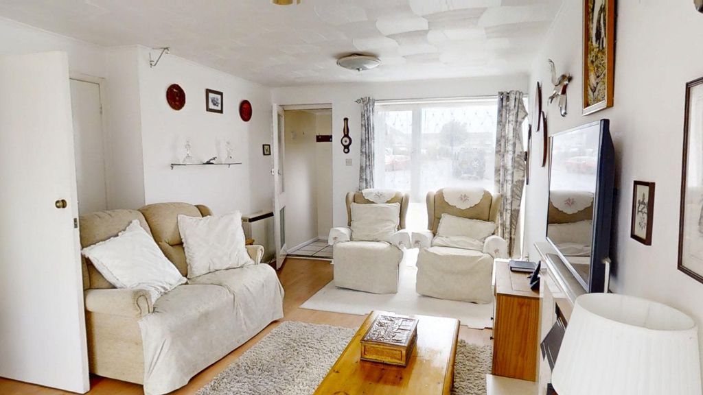 Property photo 3 of 12 Croft-Road-Portland-Dorset-UK-06032025_143018