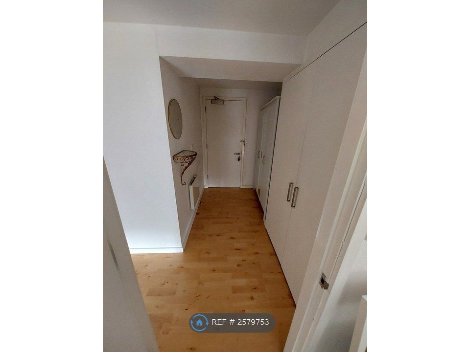 Property photo 2 of 25 Entrance