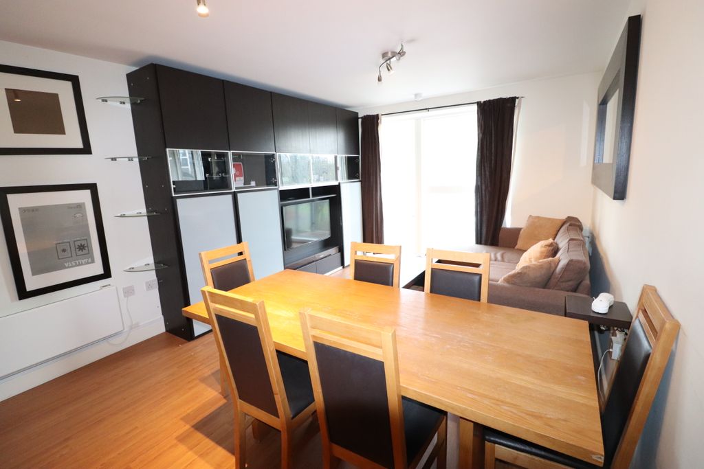 Property photo 1 of 15 Photo 01