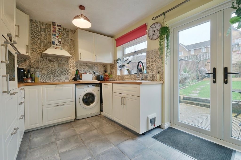 Property photo 3 of 9