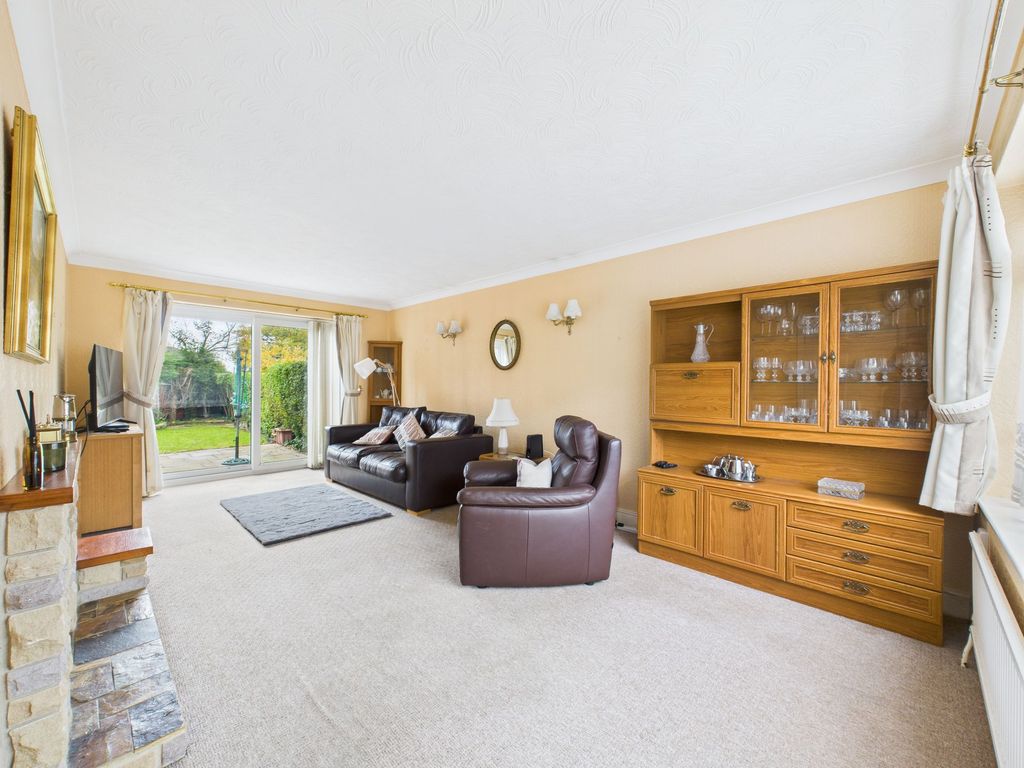 Property photo 2 of 22 Lounge