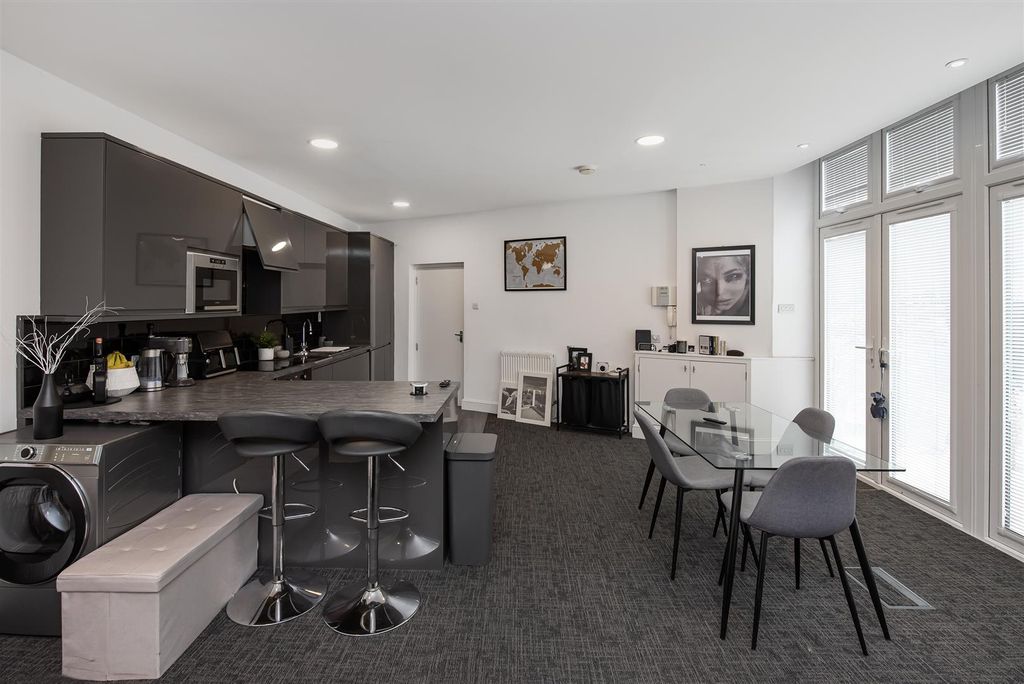 Property photo 2 of 19 Gff