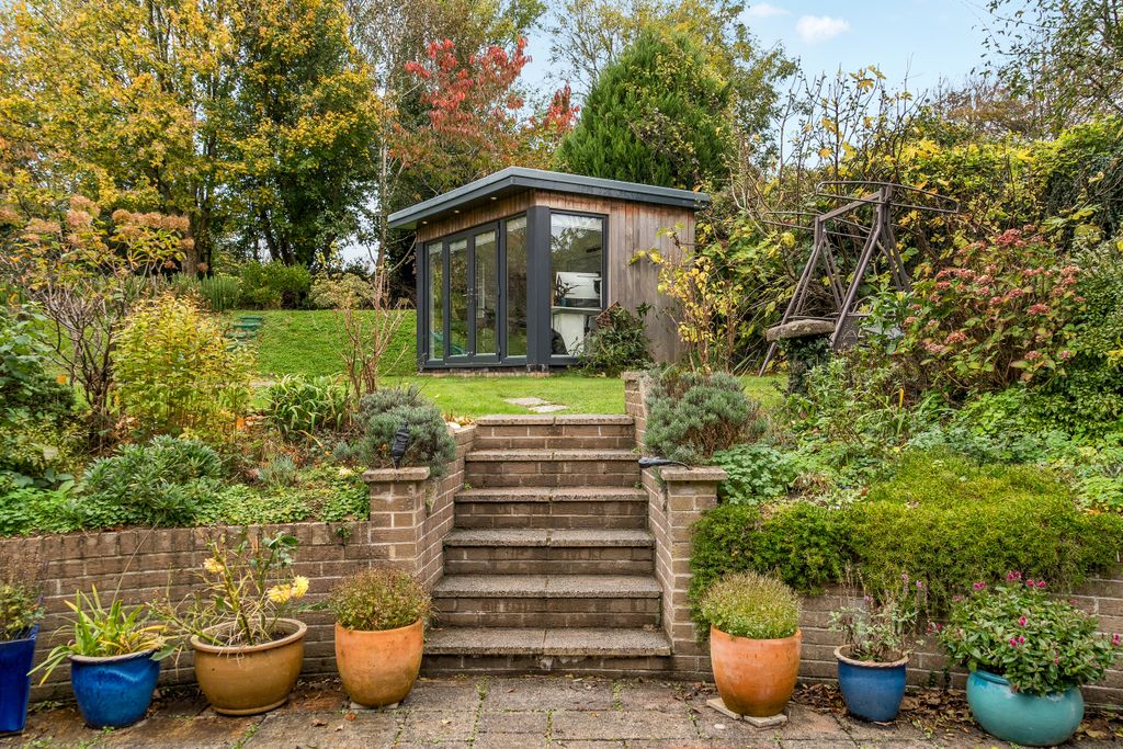 Property photo 2 of 28 1373454-61-69023d93067c7-Arw-1