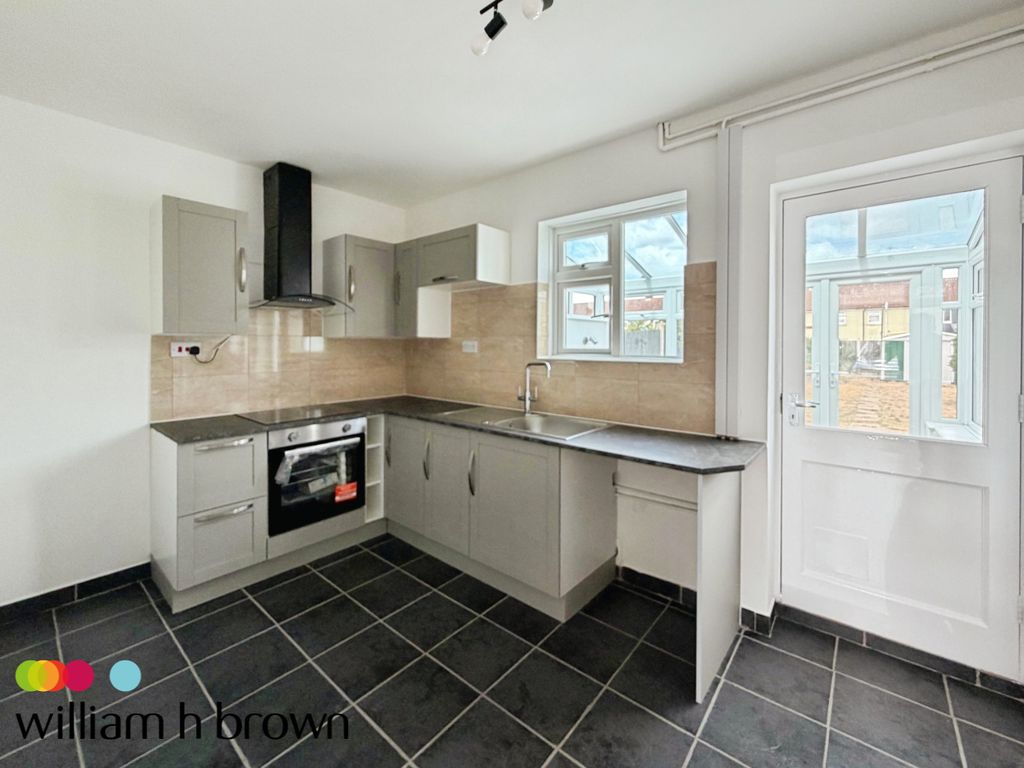 Property photo 2 of 15 Kitchen