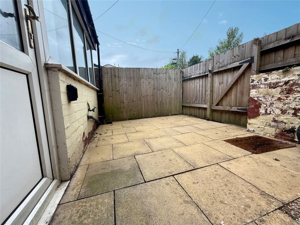 Property photo 2 of 13 Garden