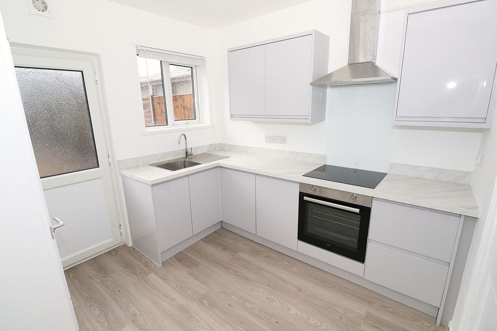 Property photo 1 of 12 Kitchen