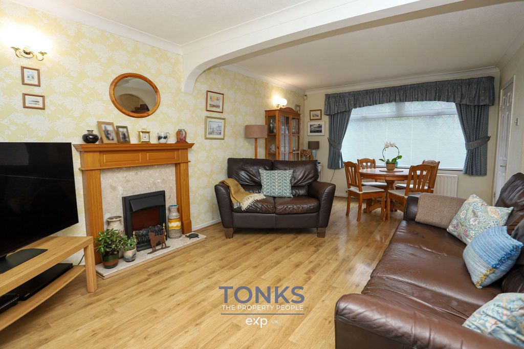 Property photo 3 of 22