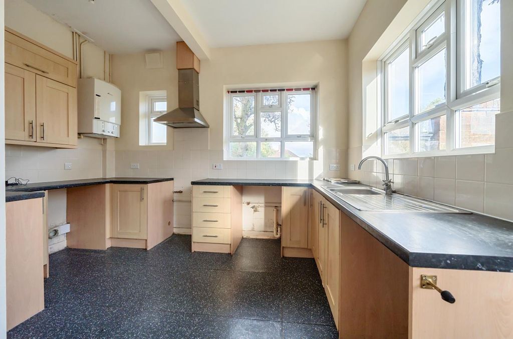 Property photo 3 of 10 1052156 (3).Jpg