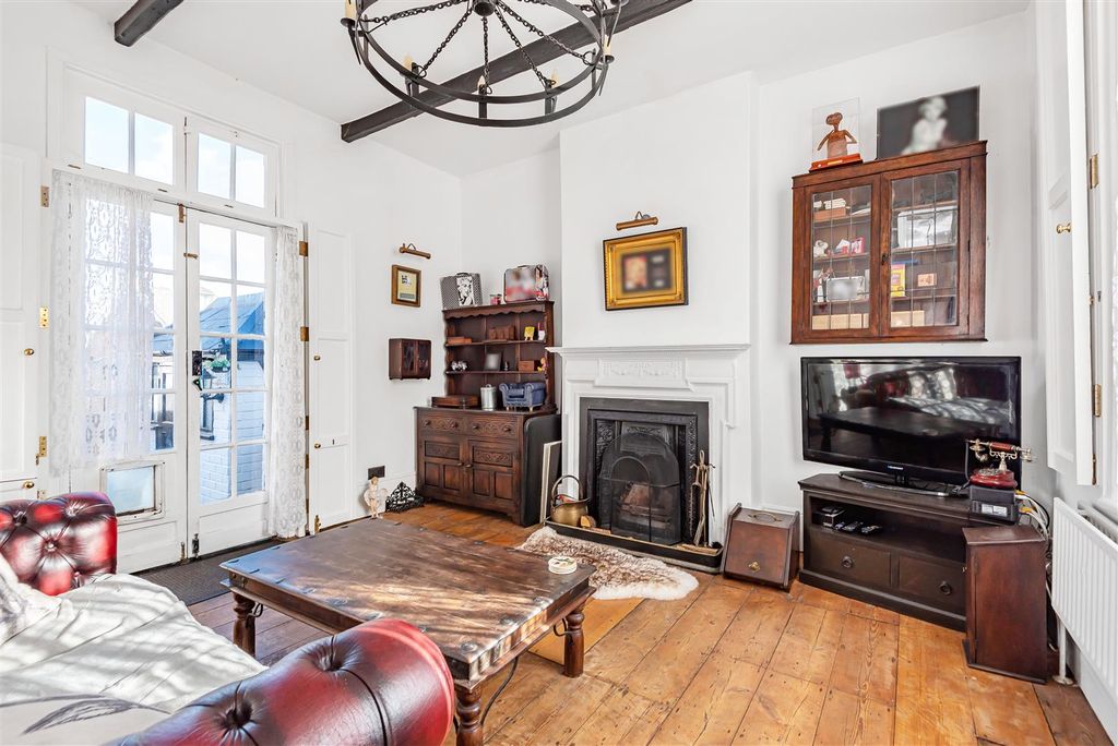 Property photo 3 of 12