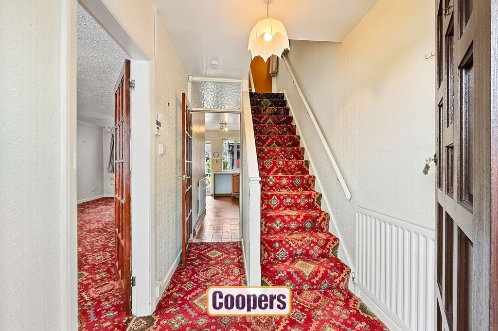 Property photo 2 of 14 Hallway