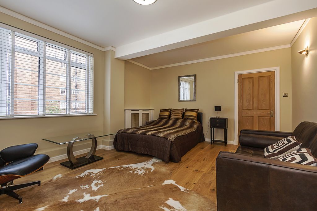 Property photo 1 of 10 Photo 7