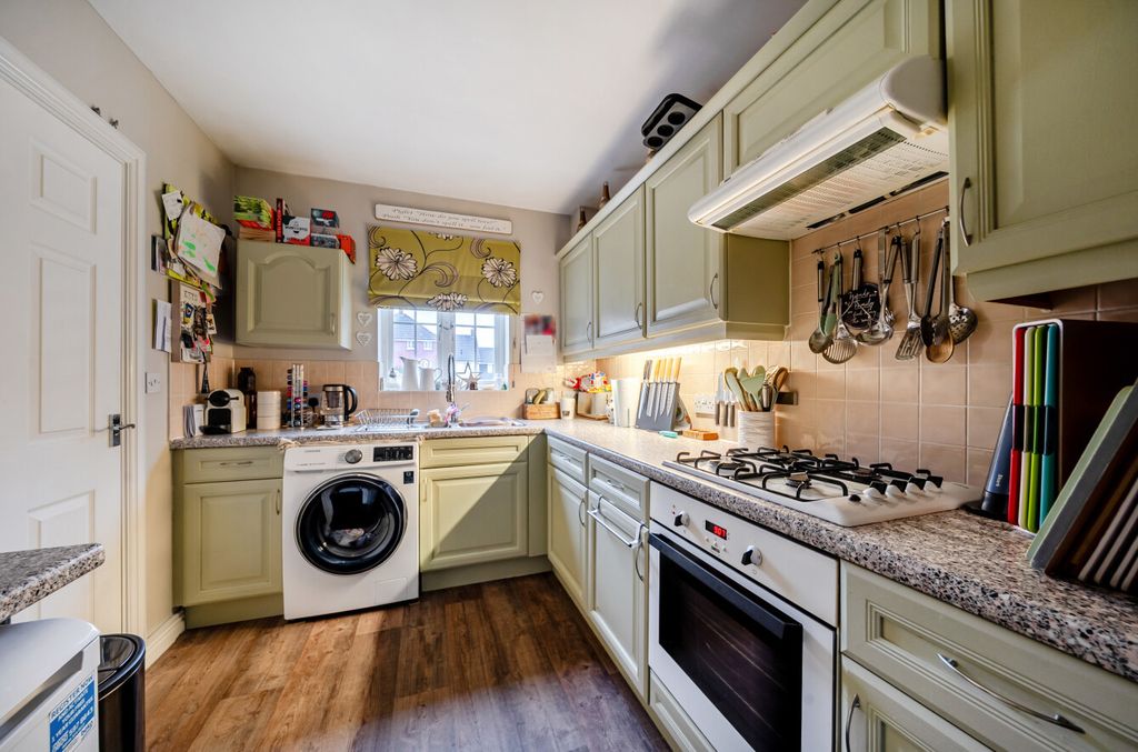 Property photo 3 of 12 1411380-23-6996E8...