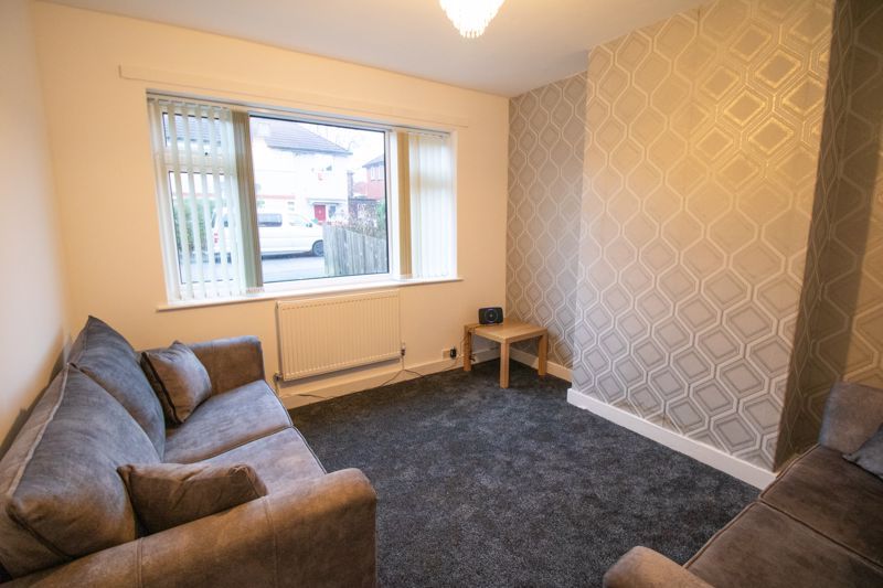 Property photo 3 of 13 Lounge