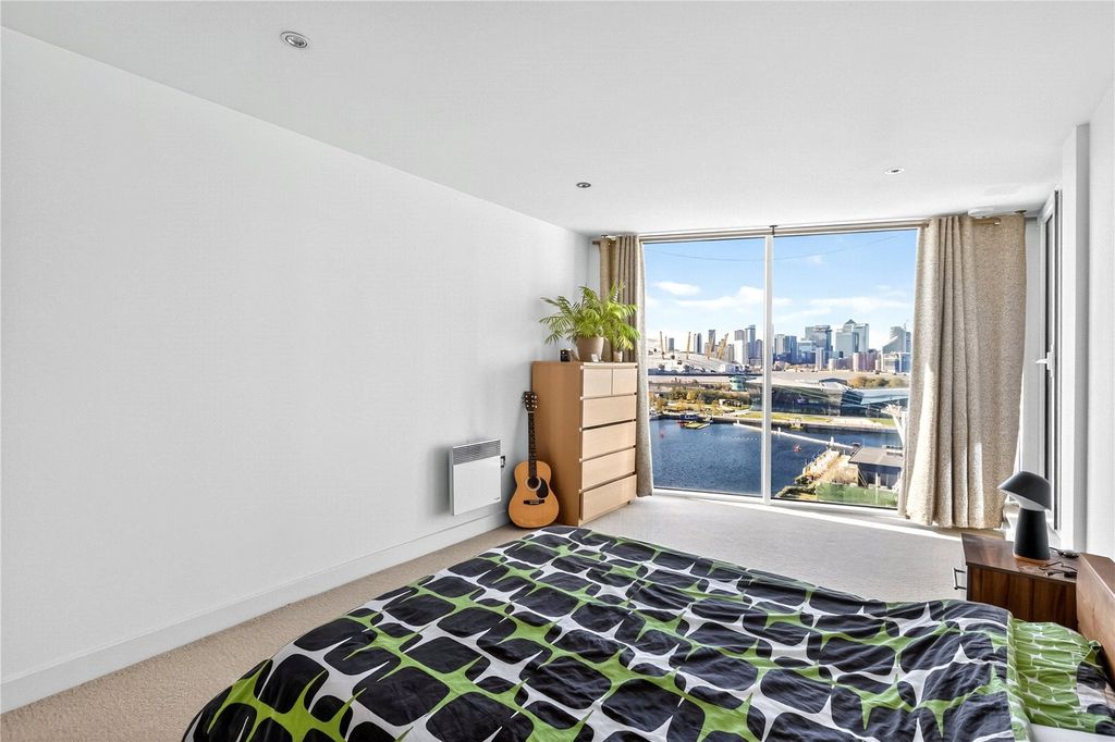 Property photo 3 of 20 Bedroom