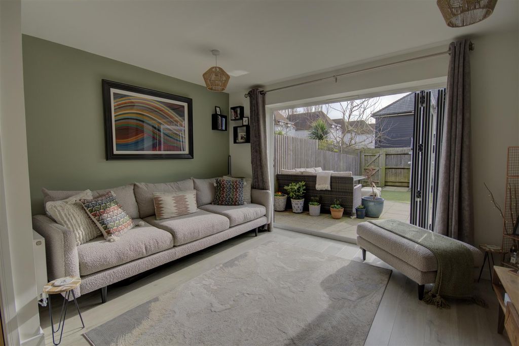 Property photo 2 of 22 Img_8133_4_5 - Copy.Jpg