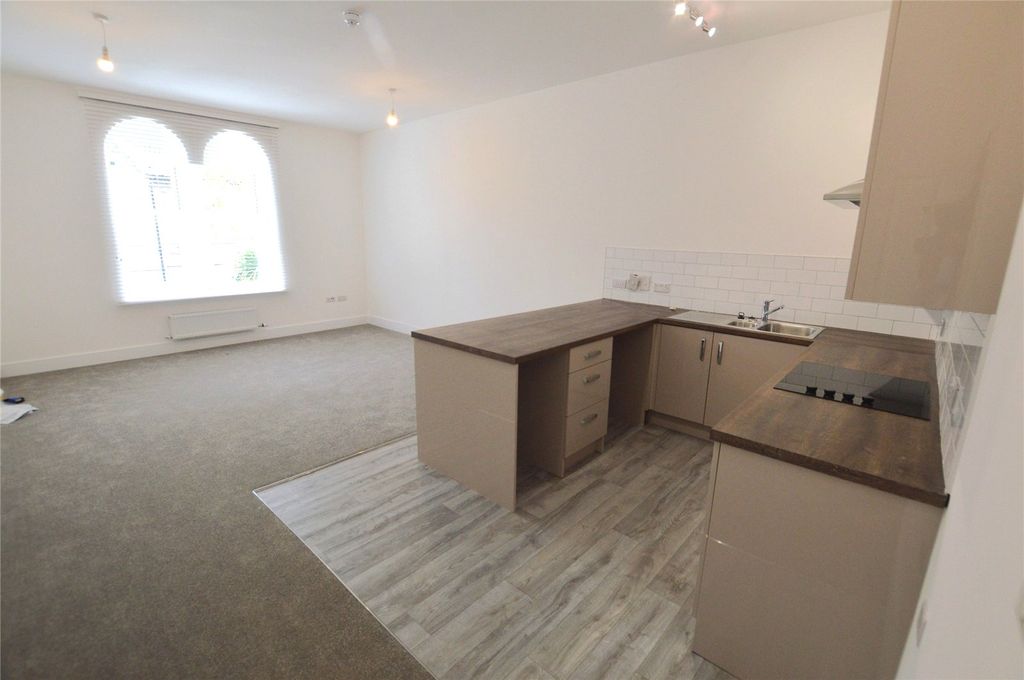 Property photo 2 of 11 Picture No. 27