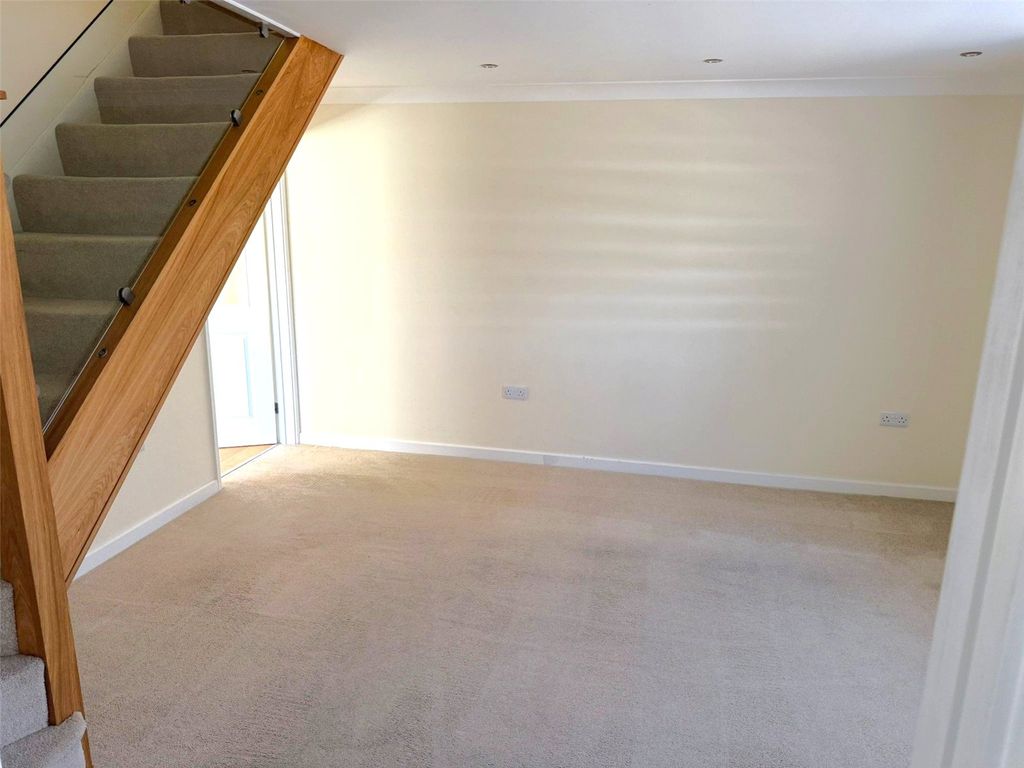 Property photo 3 of 7 Picture No. 22