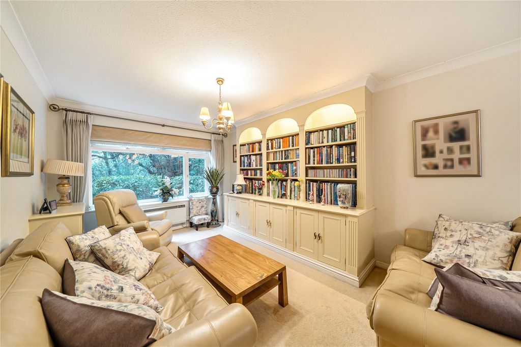 Property photo 2 of 12 Picture No. 11