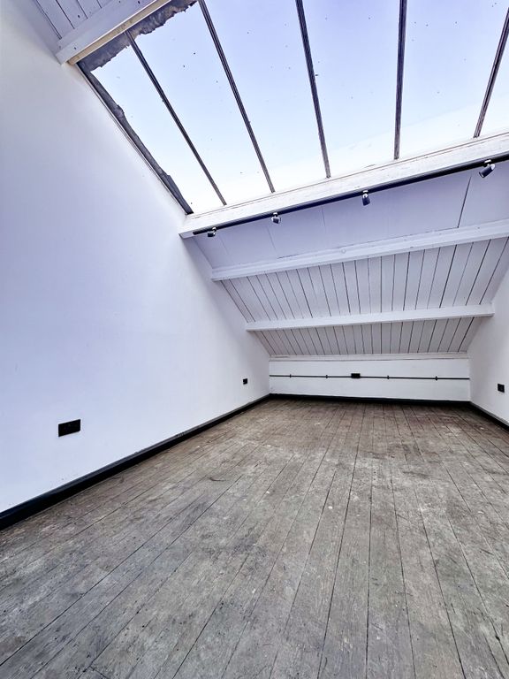 Property photo 1 of 3