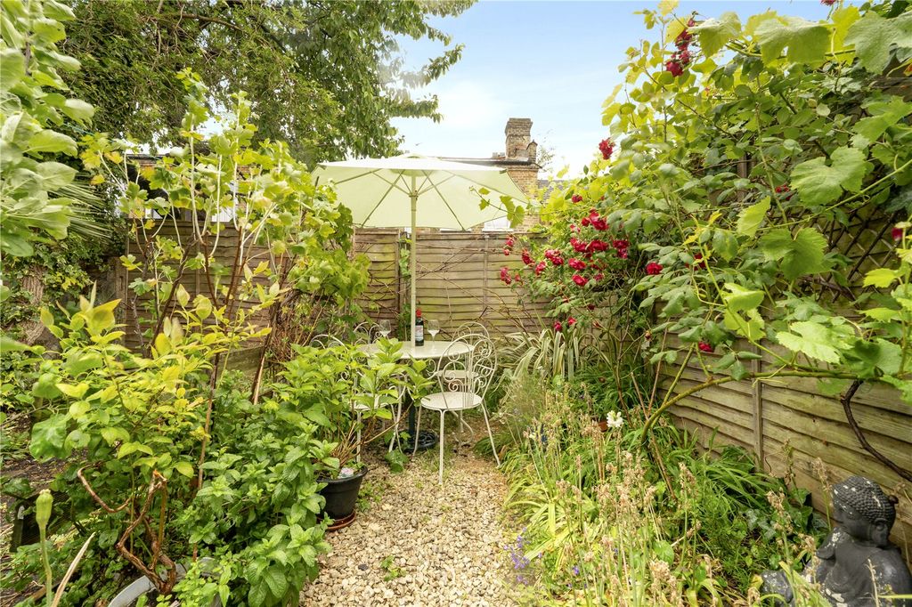 Property photo 3 of 9 Picture No. 14