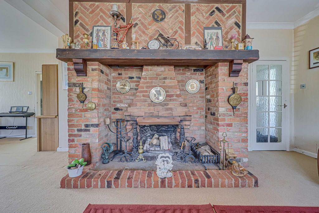 Property photo 3 of 26