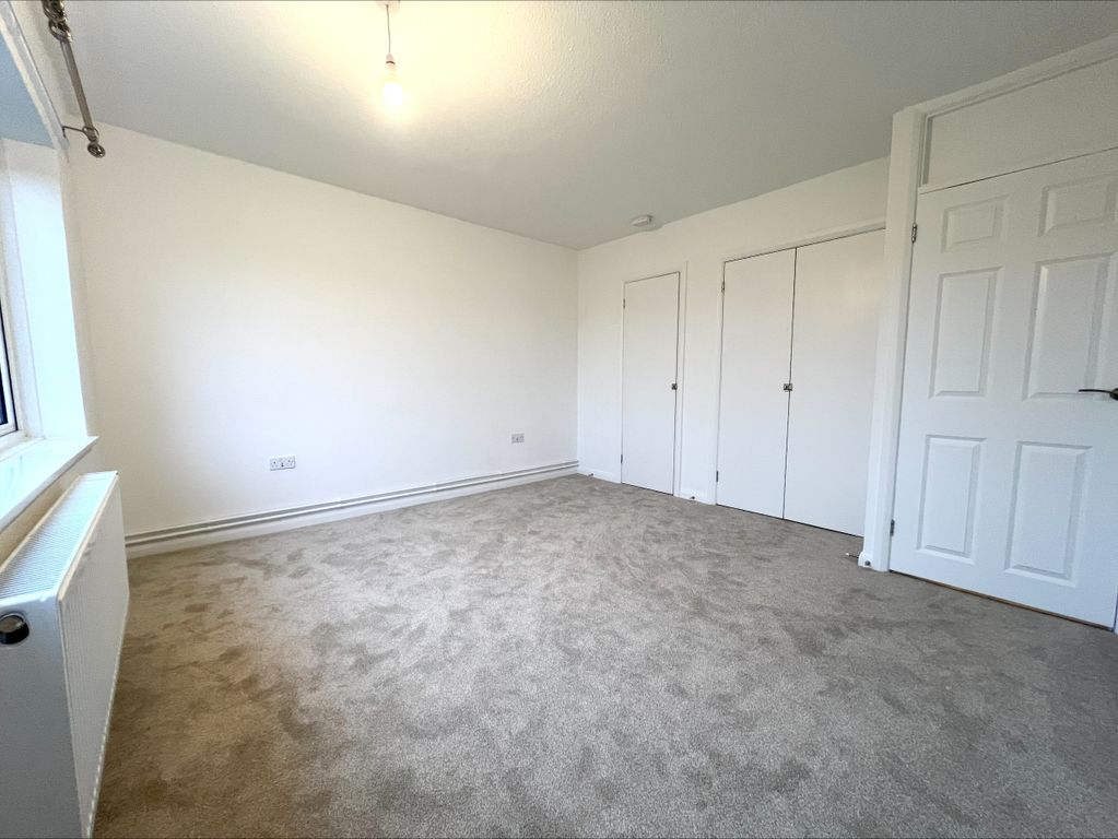 Property photo 3 of 6 Balcony