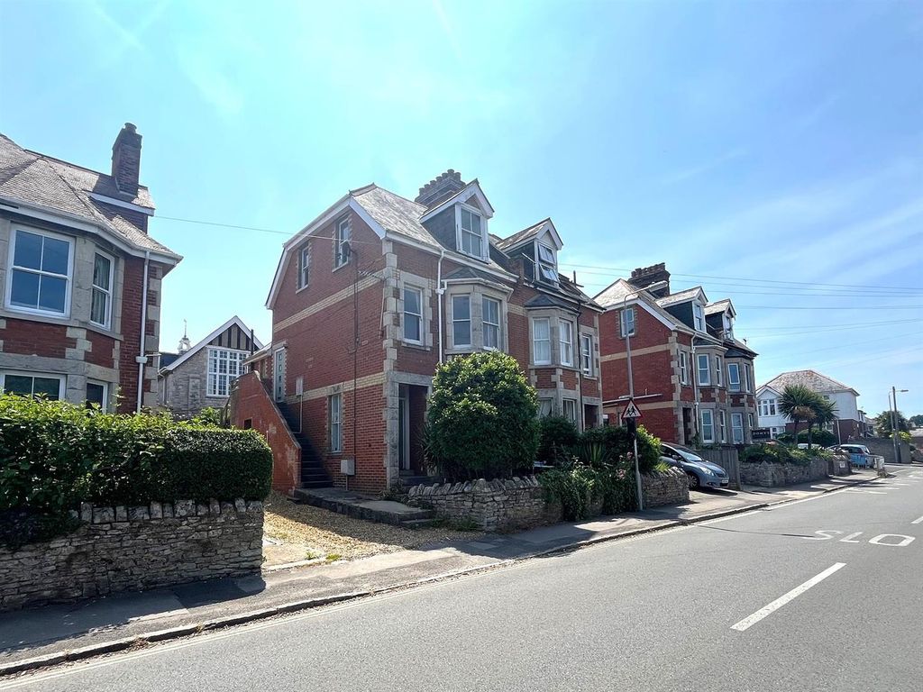 Property photo 1 of 17 4237 Windowcard.Jpg