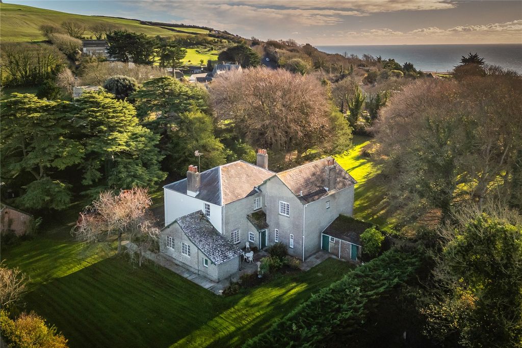 Property photo 3 of 19 Swyre House